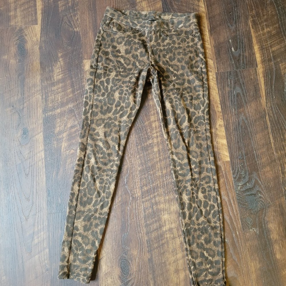 Hue Leopard Leggings - Picture 2 of 4